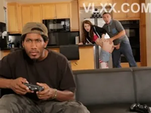 Em học sinh hiến lồn cho thầy giáo coi thi