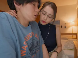 Bạn gái dâm xoa bóp củ khoải bằng vú